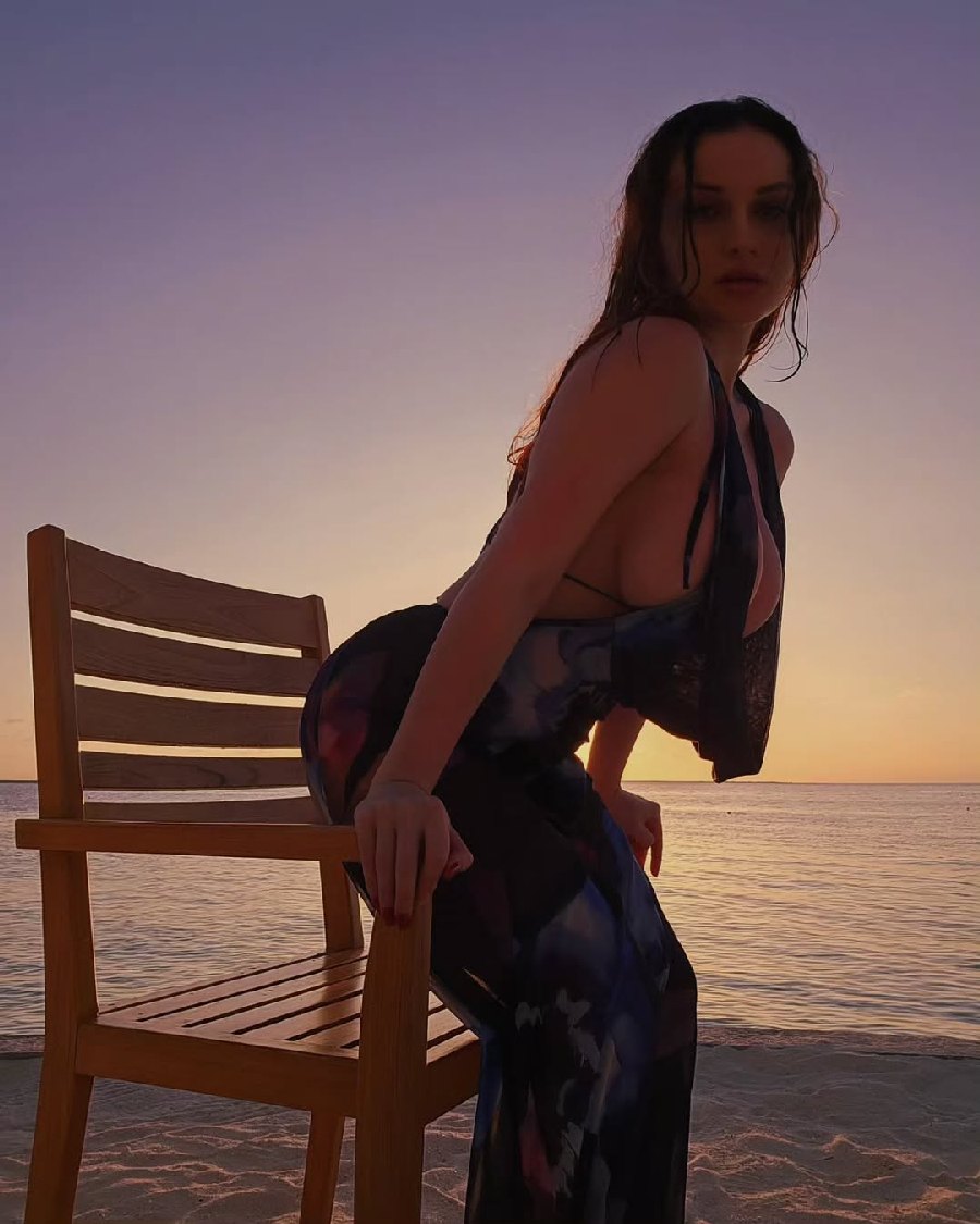 Sexy girl Miranda Faith nude in Albuquerque