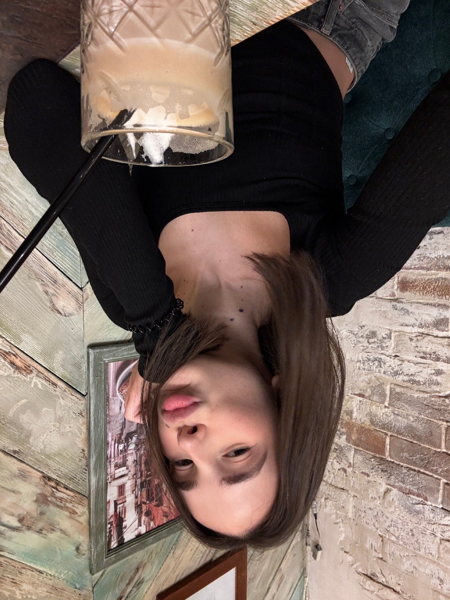 Fresh photos, fresh mood — Tina online in Albuquerque